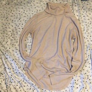 Streetwear Society Soft Beige Turtleneck Sweater
